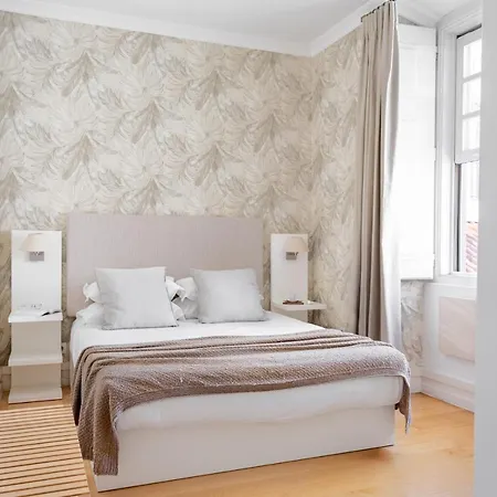 Chiado By Courtesy Morning * Лиссабон